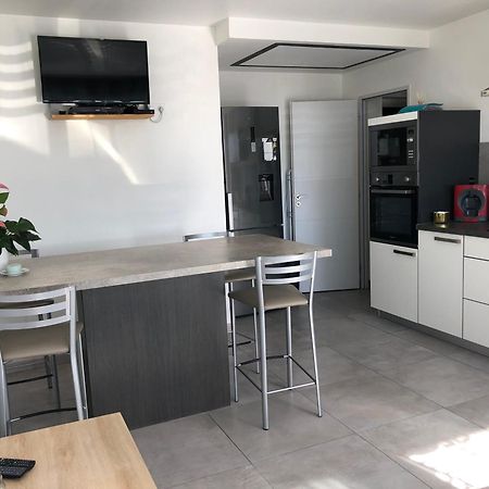 Appartement Sur La Colline Avec Acces Piscine Volx Екстериор снимка