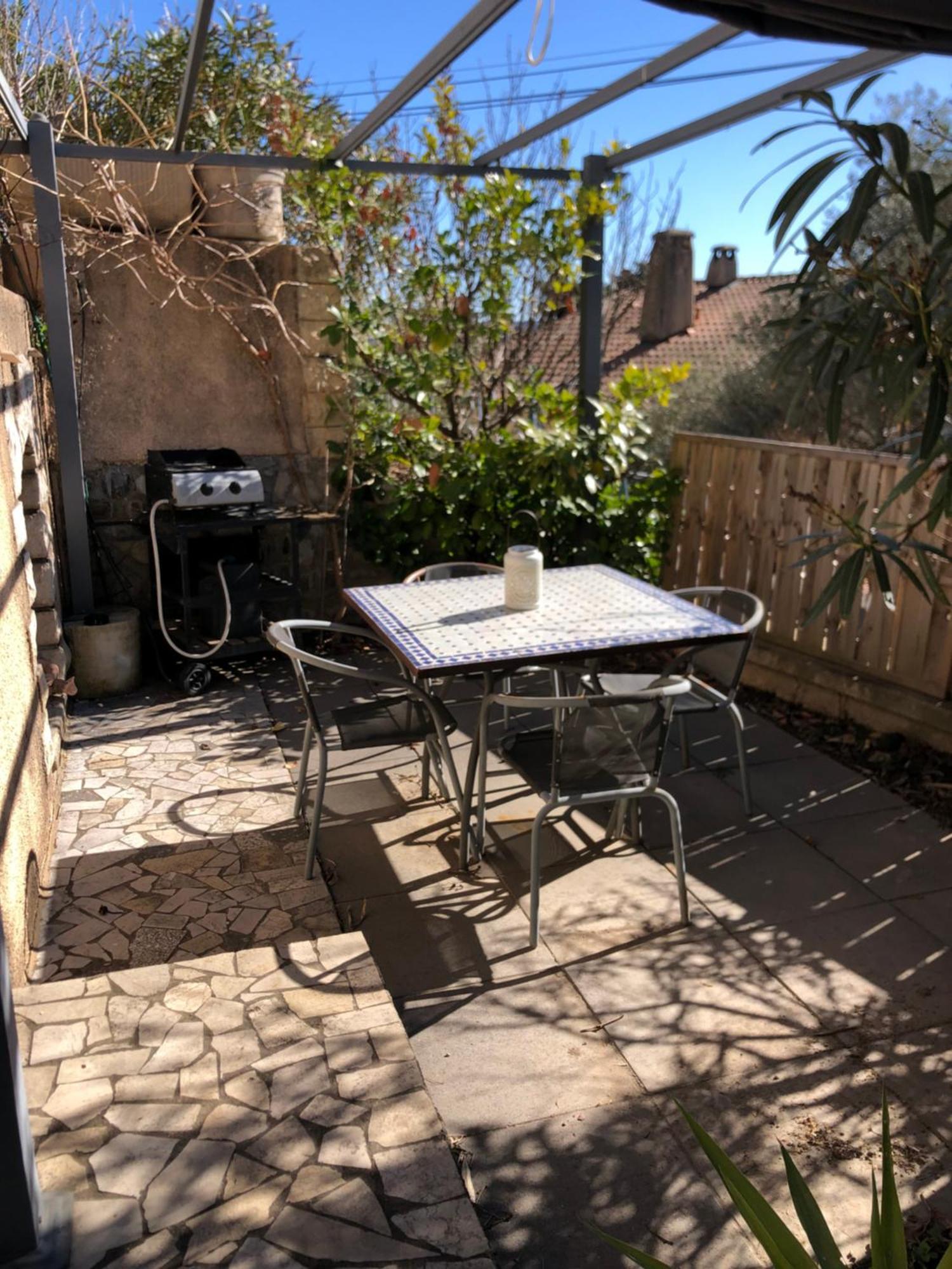 Appartement Sur La Colline Avec Acces Piscine Volx Екстериор снимка